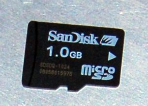 sandisk-1gb-microSD-002.jpg